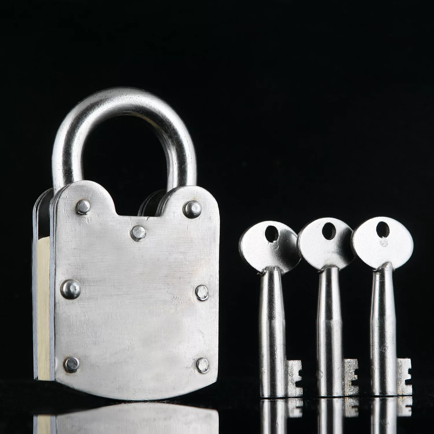 قفل آویز مدل C133