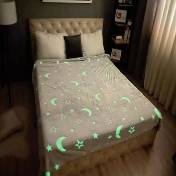 پتو مسافرتی 2 نفر مدل ماه وستاره دنباله د ار سایز 200x210 سانتیمتر