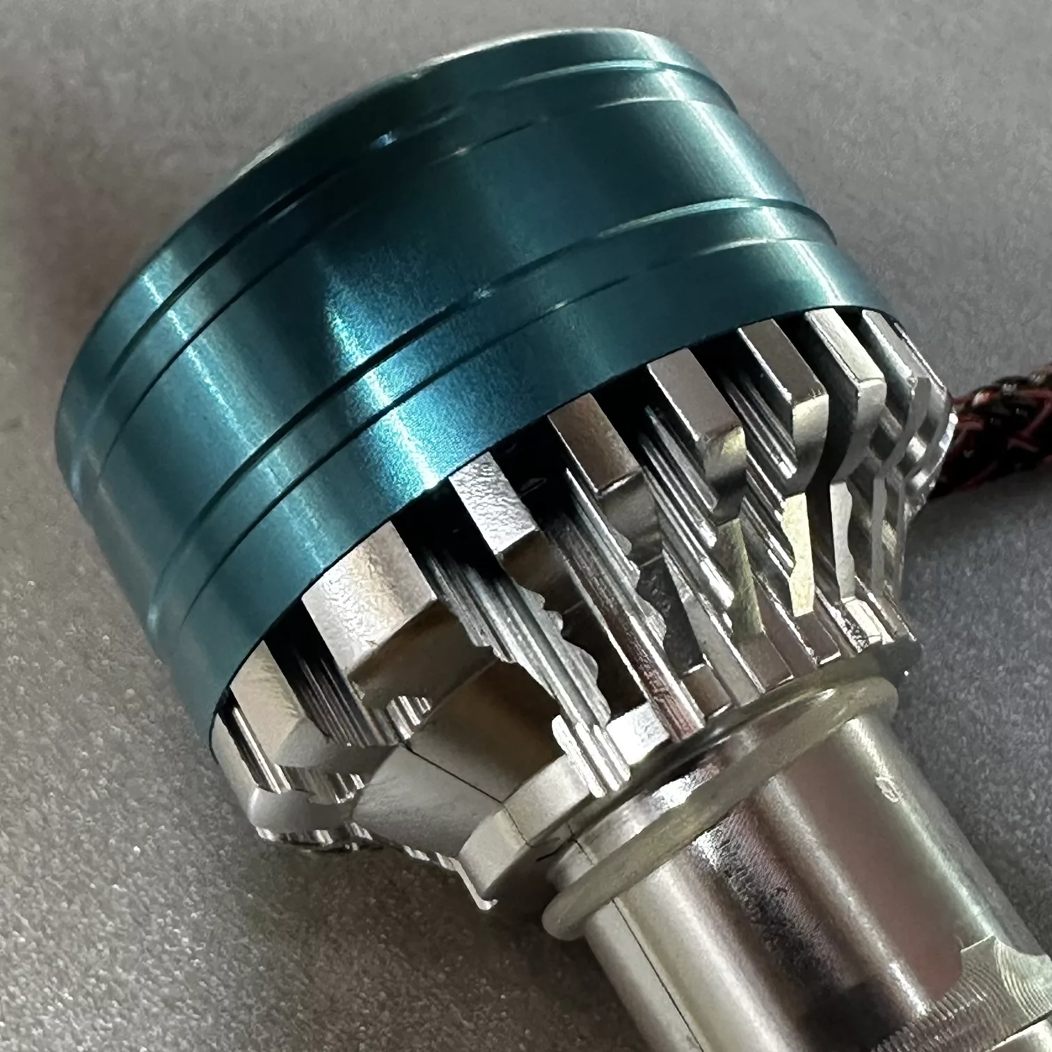 هدلایت ام زد ام مدل D300 NEW پایه H7 بسته 2 عددی