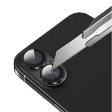 محافظ لنز دوربین شیشه‌ای اسپیگن مدل Optik Pro مناسب برای گوشی موبایل اپل iPhone 16