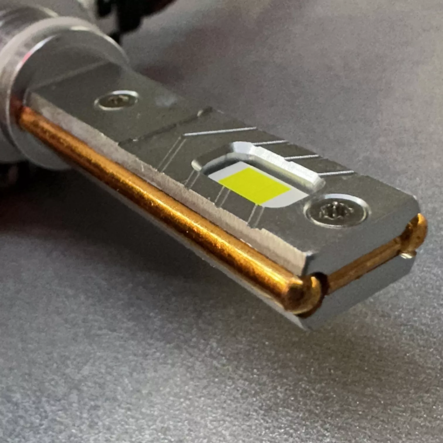 هدلایت ام زد ام مدل D300 NEW پایه H7 بسته 2 عددی