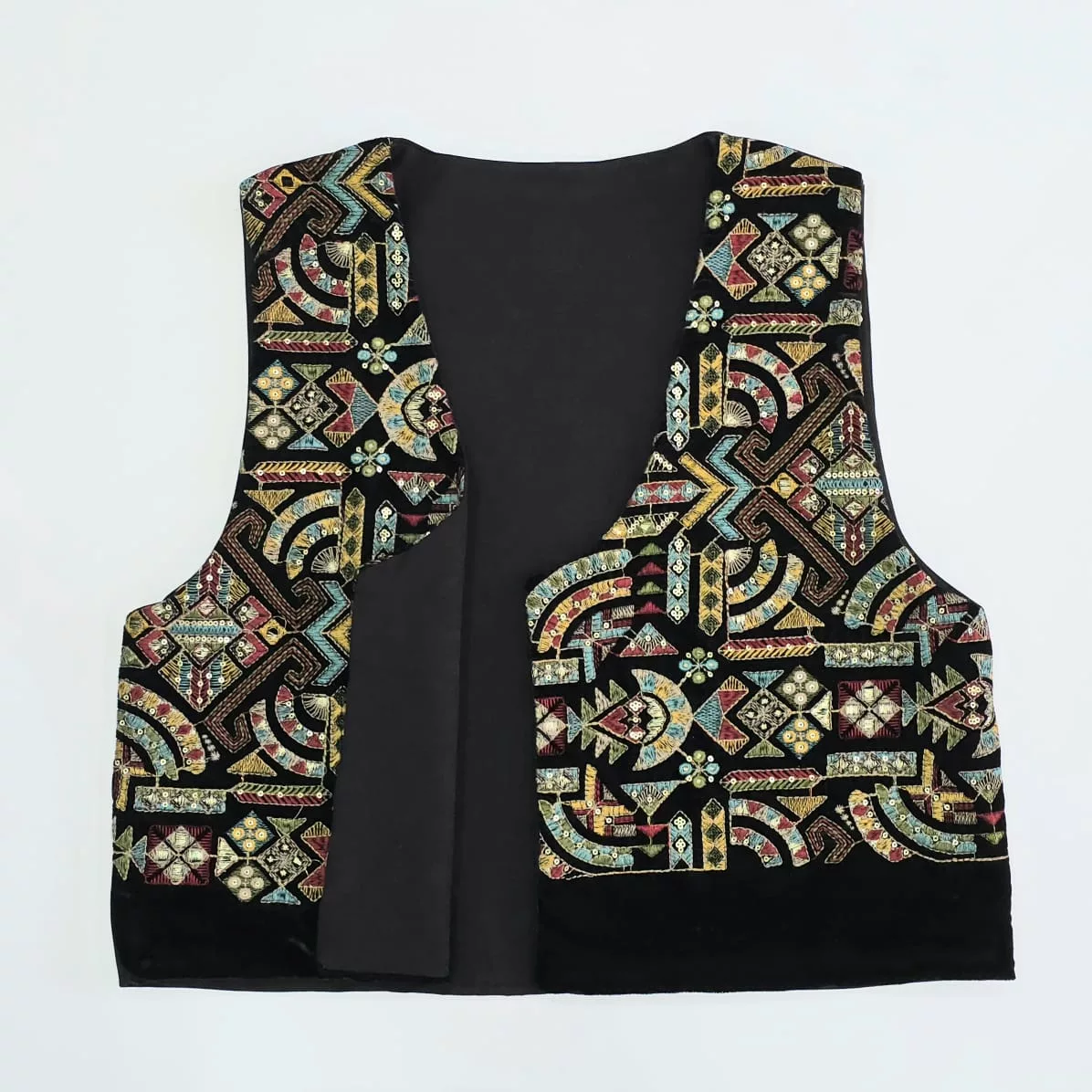 جلیقه زنانه مدل مخمل سوزن دوزی کد ۰۳۹