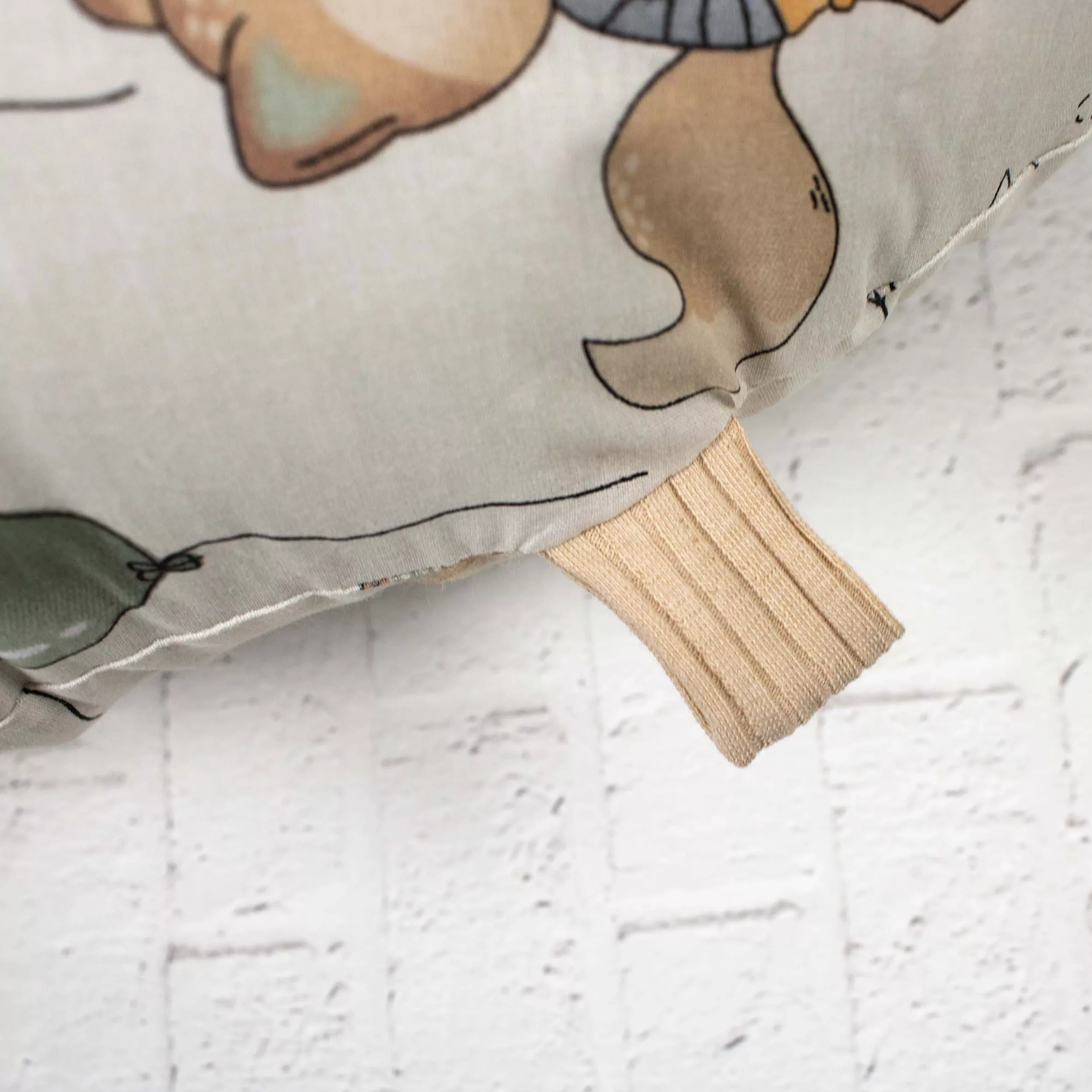 بالش شیردهی دیروحه طرح سنجاب مدل Di011.30