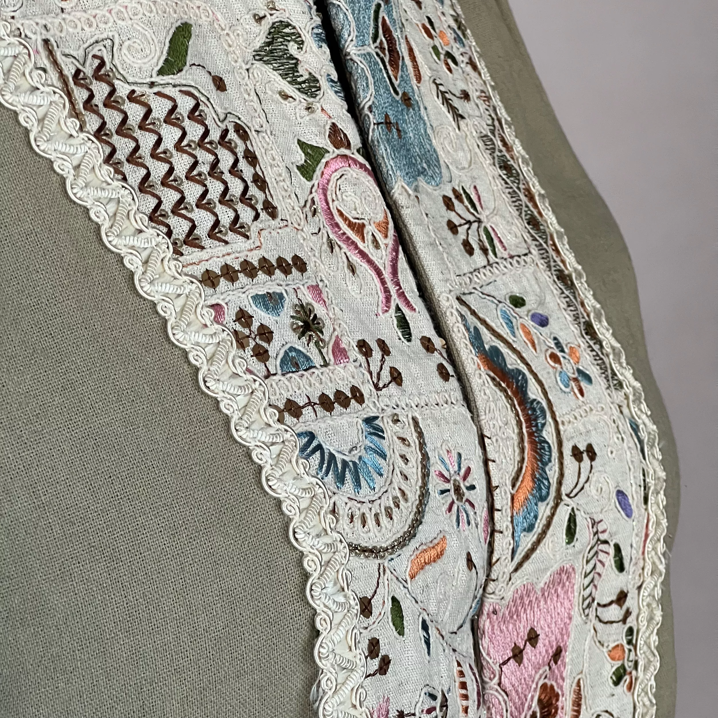 کت رسمی زنانه مدل لینن خرج کار هندی کد AK1298 رنگ سبز سدری