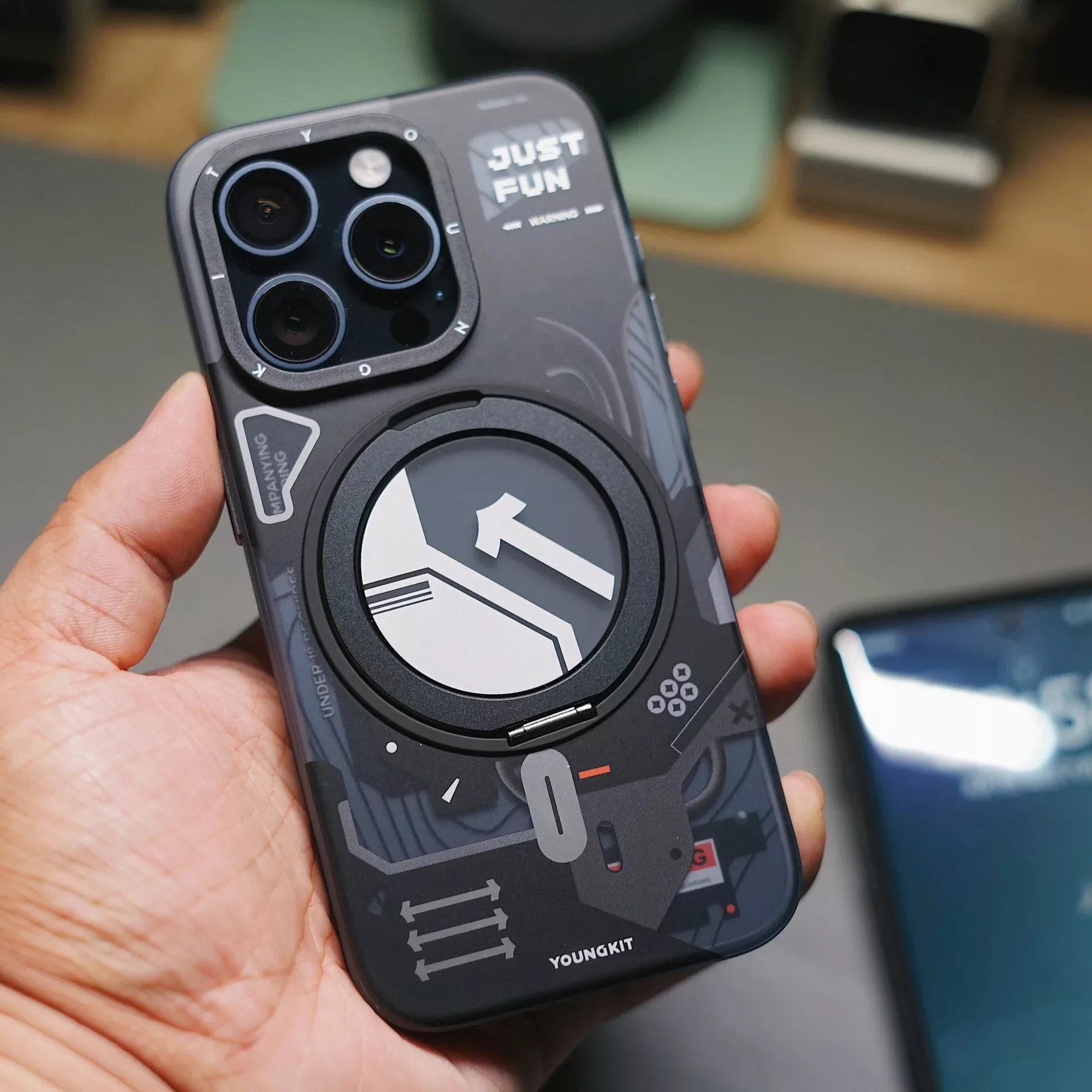 کاور یانگ کیت مدل Cyberpunk 360° مناسب برای گوشی موبایل اپل iphone 16promax
