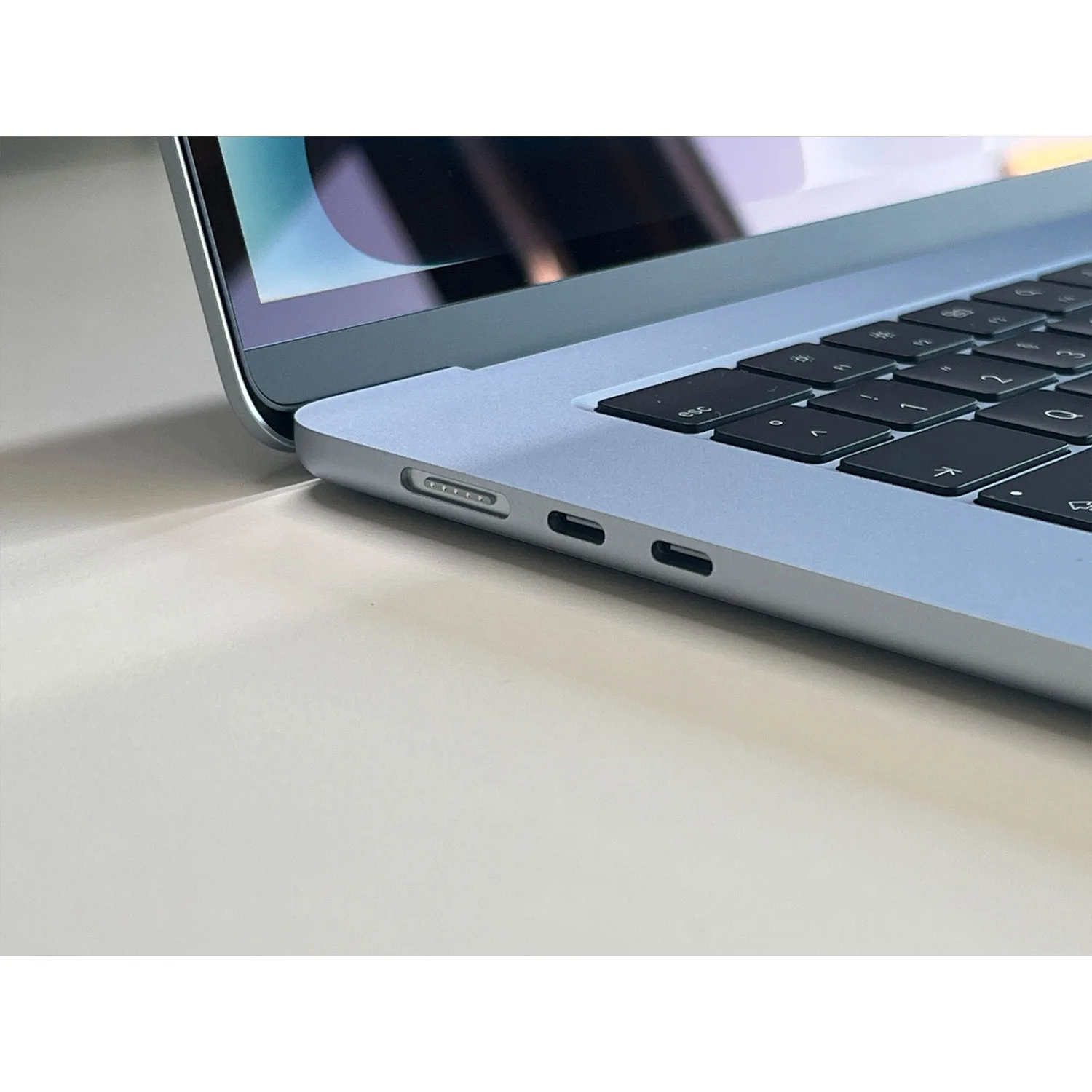 لپ تاپ 15.3 اینچی اپل مدل MacBook Air MC6L4 2025 LLA-M4-24GB Ram-512GB SSD