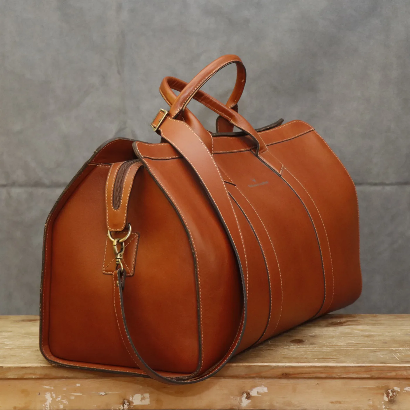 ساک سفری چرم بارثاوا مدل 1112