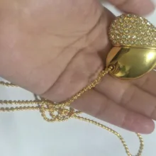فلش مموری طرح قلب مدل UJ-004 ظرفیت 32 گیگابایت