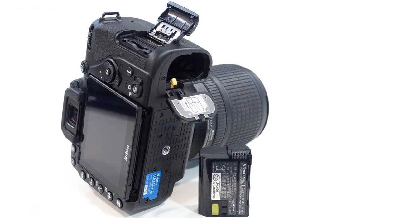 دوربین دیجیتال نیکون مدل D7500 به همراه لنز 18-140 میلی متر VR AF-S DX