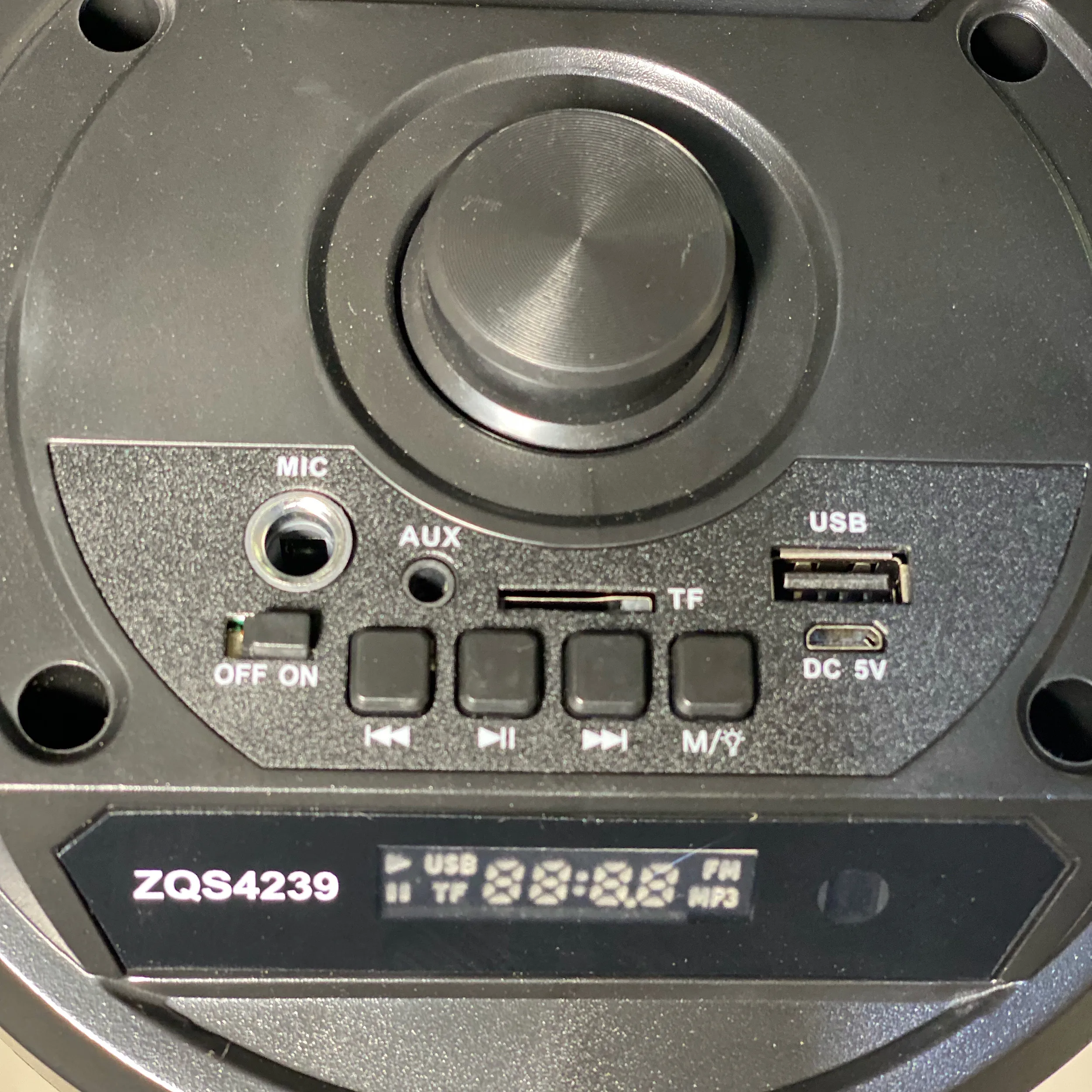 اسپیکر بلوتوثی قابل حمل مدل ZQS-4239