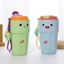 ماگ سفری مدل Happy بند عروسکی گنجایش 0.45 لیتر