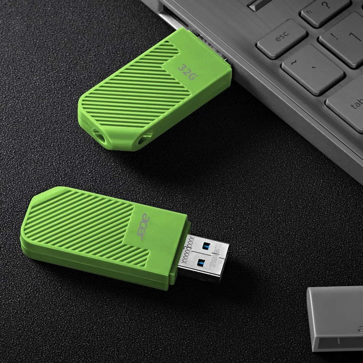 فلش مموری ایسر مدل UP300 ظرفیت 32 گیگابایت با رابط USB3.2 Gen1