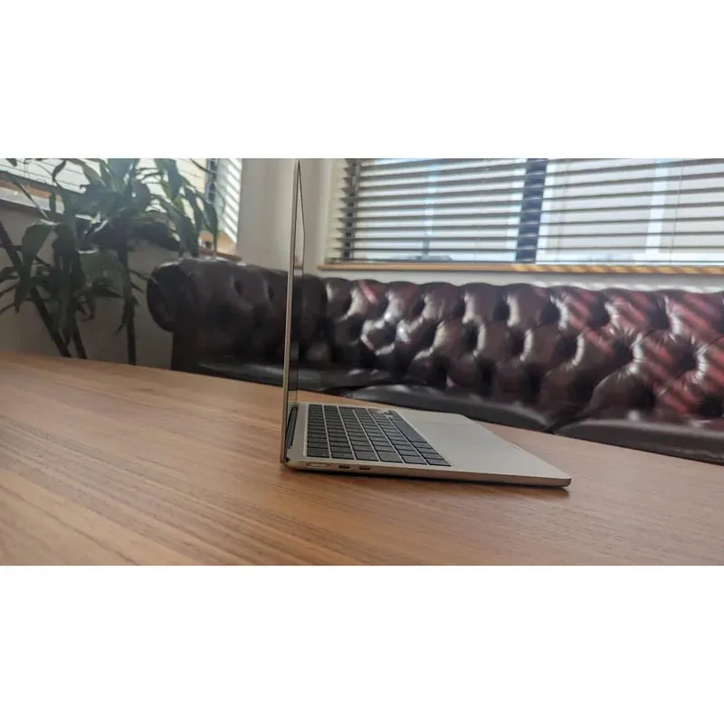 لپ تاپ 13.6 اینچی اپل مدل MacBook Air MC6A4 2025 LLA-M4-24GB RAM-512GB SSD