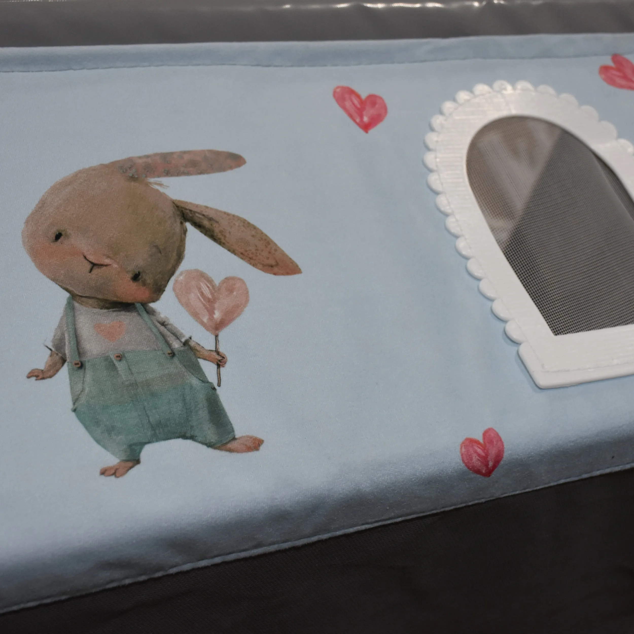 گهواره نوزاد شادی مدل مخمل طرح خرگوش و قلب