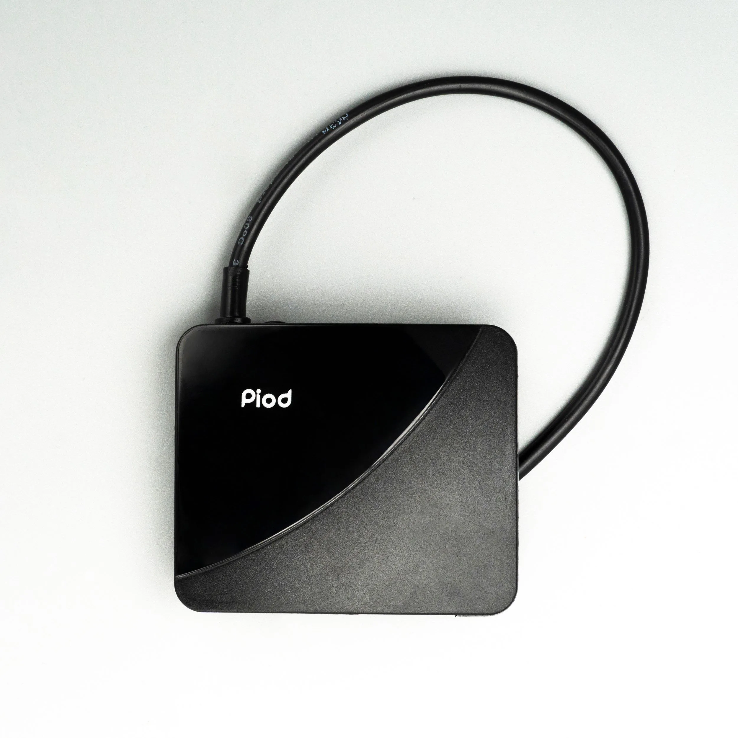 ردیاب خودرو پیوداپ مدل P300 پلاس