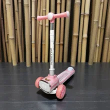 اسکوتر کودک مدل تعادلی ولرا موزیکال چراغدار کد NF07 ظرفیت وزنی 50 کیلوگرم