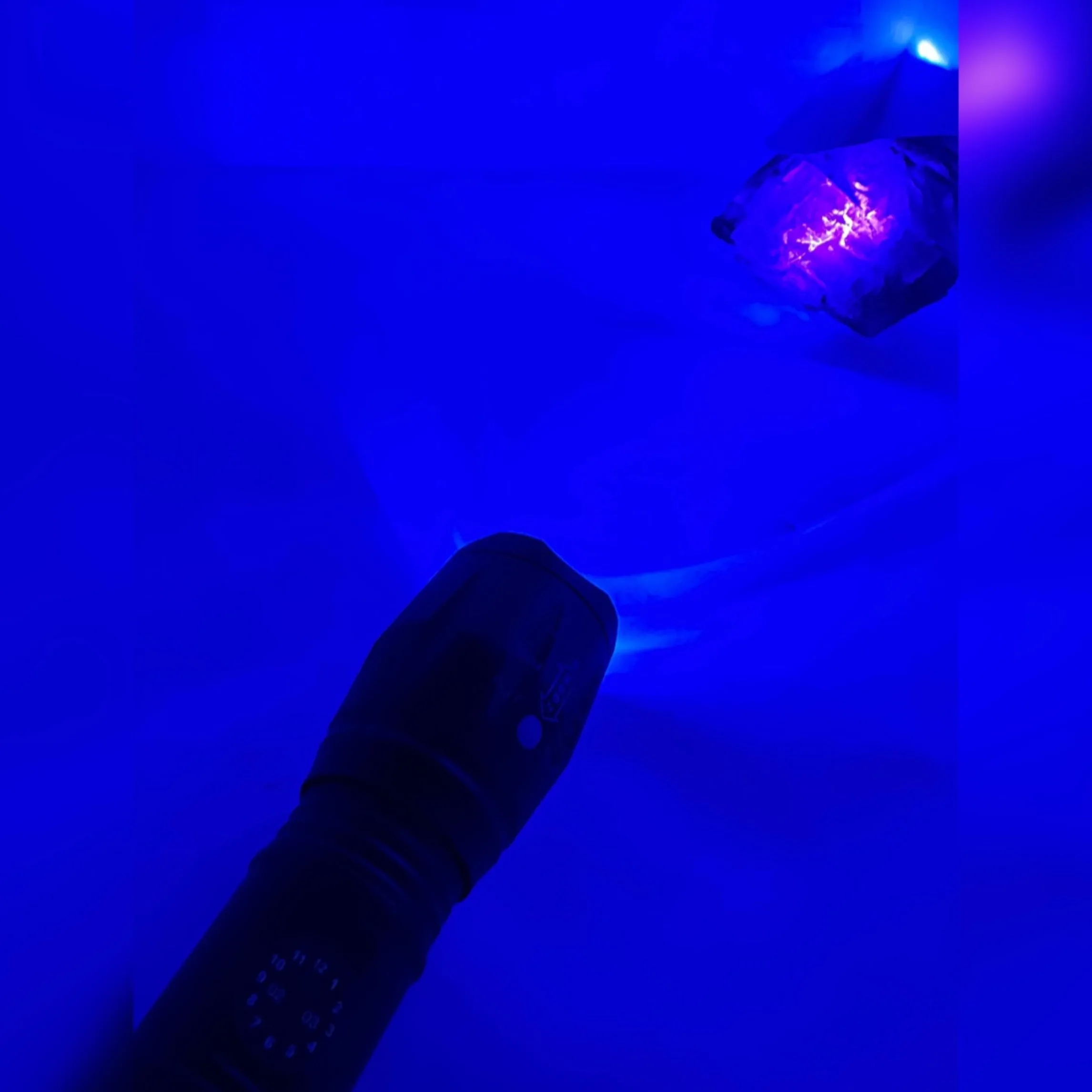 چراغ قوه دستی مدل UV 30000W_ER