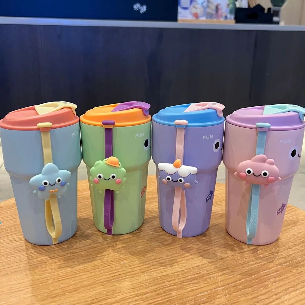 ماگ سفری مدل Happy بند عروسکی گنجایش 0.45 لیتر