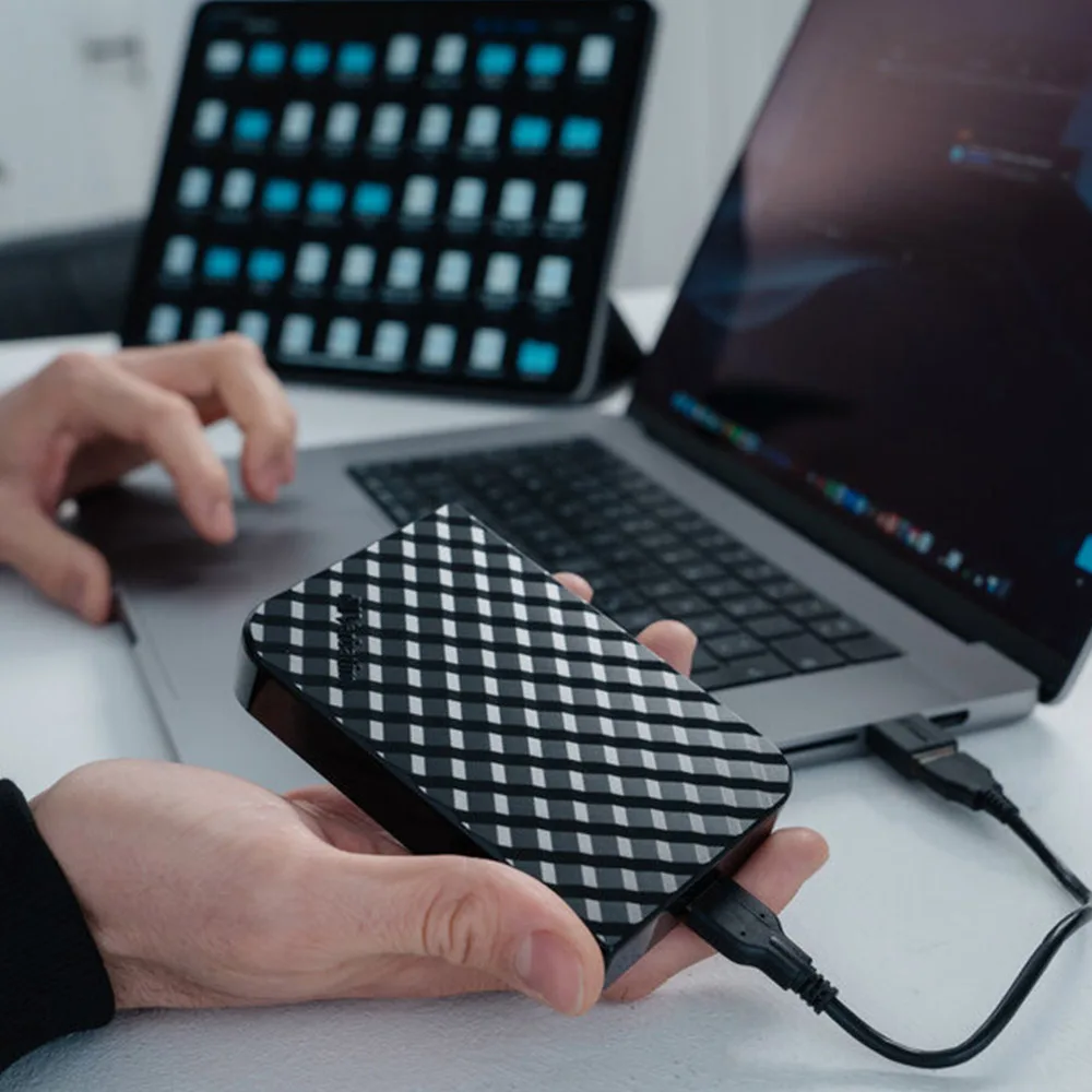هارد اکسترنال ورباتیم مدل Store 'n' Go ظرفیت یک ترابایت دارای رابط USB Type-A 3.0