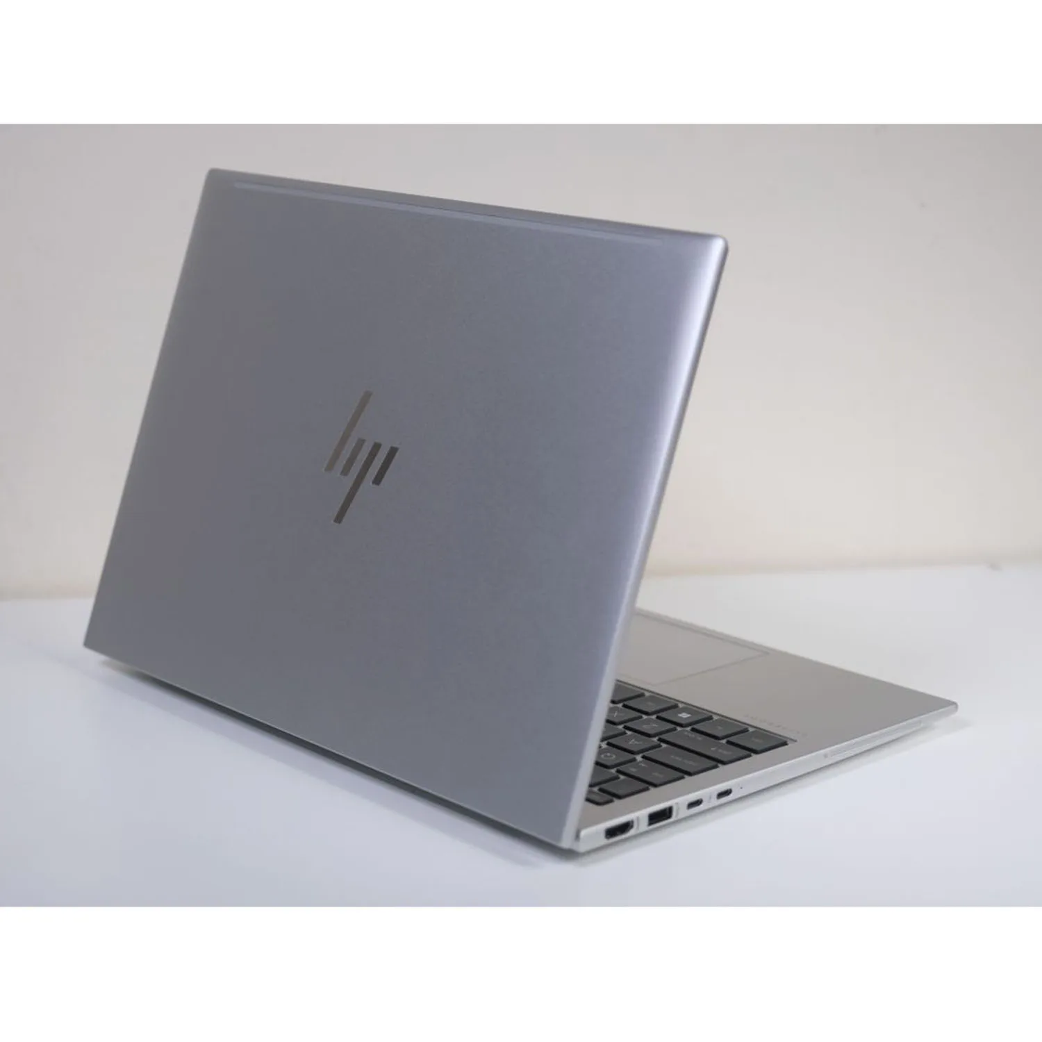 لپ تاپ 13.3 اینچی اچ پی مدل EliteBook 830 G10-i7 1355U-16GB DDR5 6400MHz-2TB SSD-IPS-W - کاستوم شده