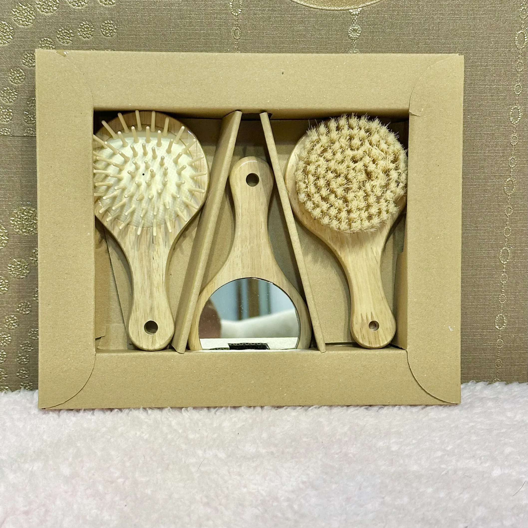 ست شانه و برس کودک مدل چوبی کد 1009 مجموعه 3 عددی