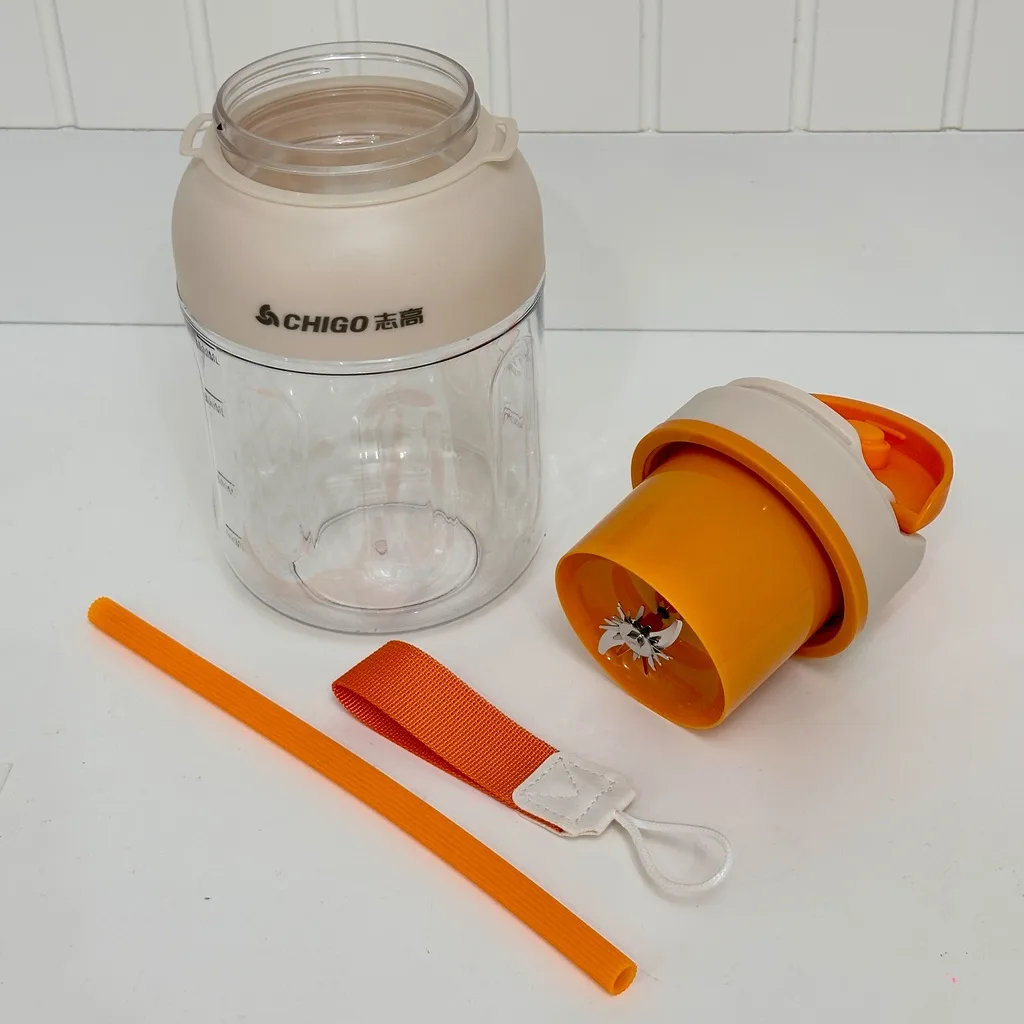 شیکر شارژی چیگو مدل M8 ظرفیت 1 لیتر