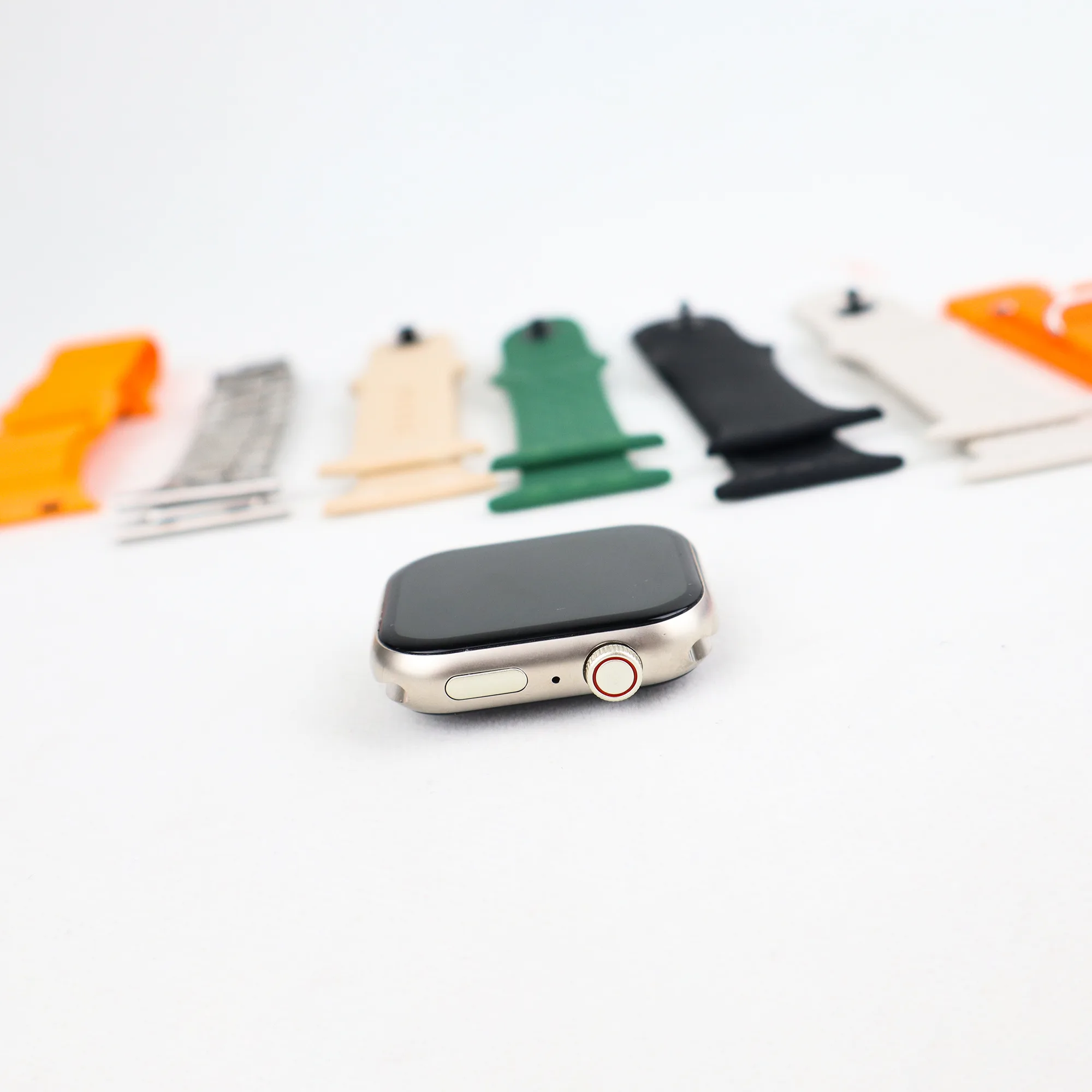 ساعت هوشمند دبلیو اِس مدل WS-83 MAX دارای قابلیت های صفحه نمایش رنگی، صفحه نمایش لمسی، کنترل موسیقی (Music Player)، کنترل سطح اکسیژن خون، قابلیت مکالمه مستقیم، قابلیت تغییر طرح ساعت یا تم بند سیلیکون