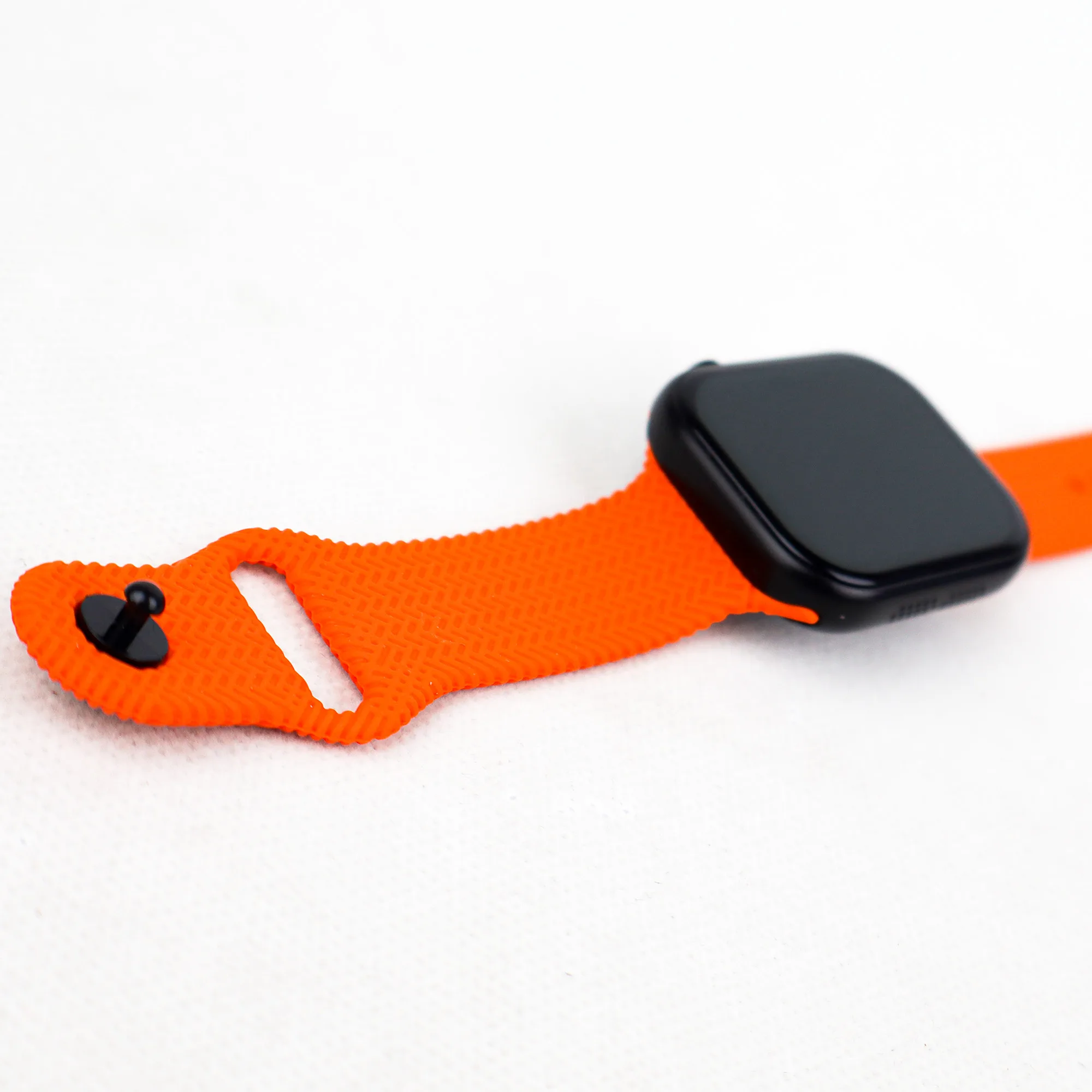 ساعت هوشمند دبلیو اِس مدل WS-X11 دارای قابلیت های صفحه نمایش رنگی، صفحه نمایش لمسی، کنترل موسیقی (Music Player)، کنترل سطح اکسیژن خون، قابلیت مکالمه از طریق بلوتوث بند سیلیکون