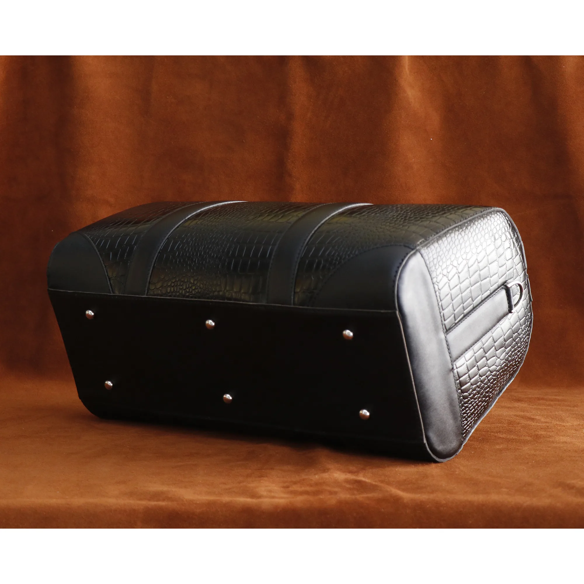 ساک سفری چرم بارثاوا مدل 1110s