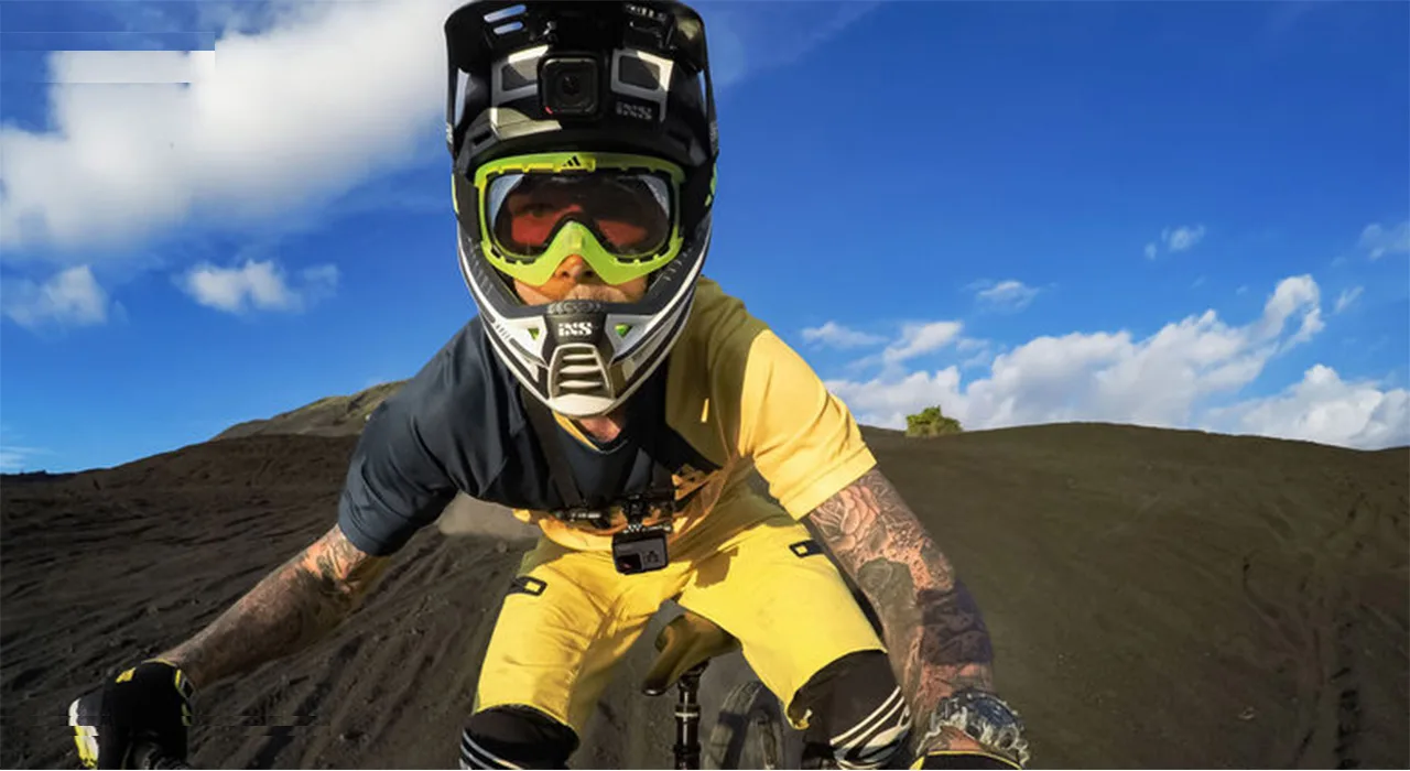 پایه نگهدارنده گوپرو مدل HELMET FRONT-SIDE MOUNT