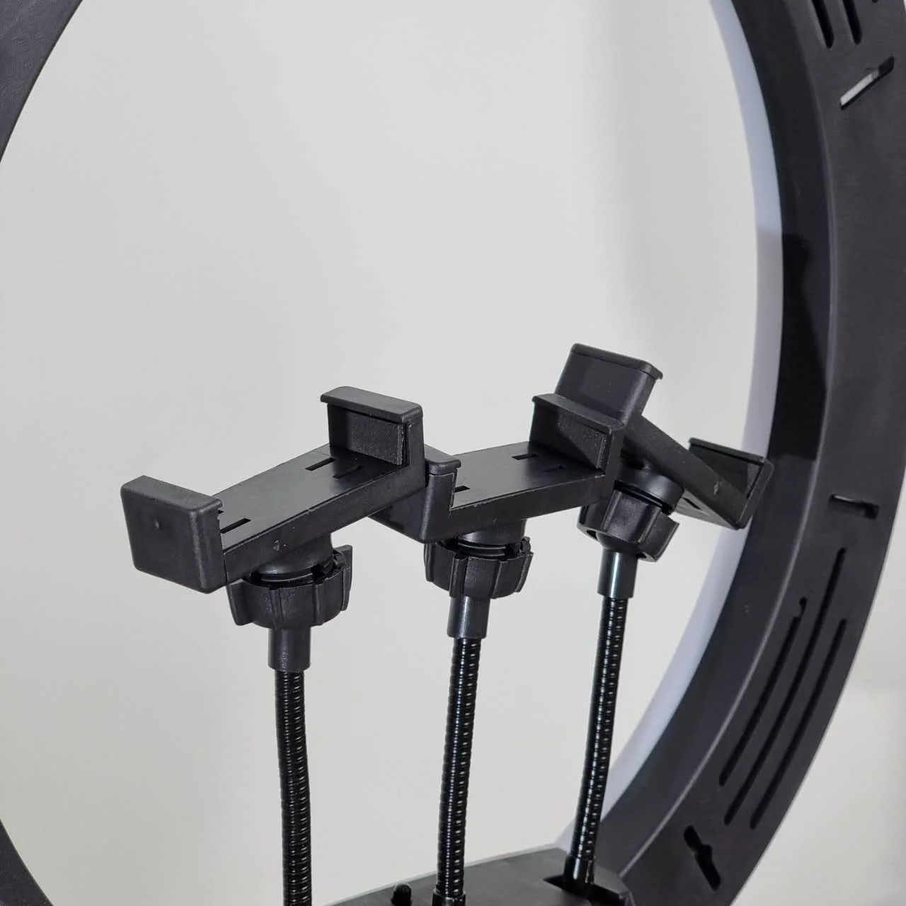 رینگ لایت مدل LJJ-18 NEO K به همراه سه پایه