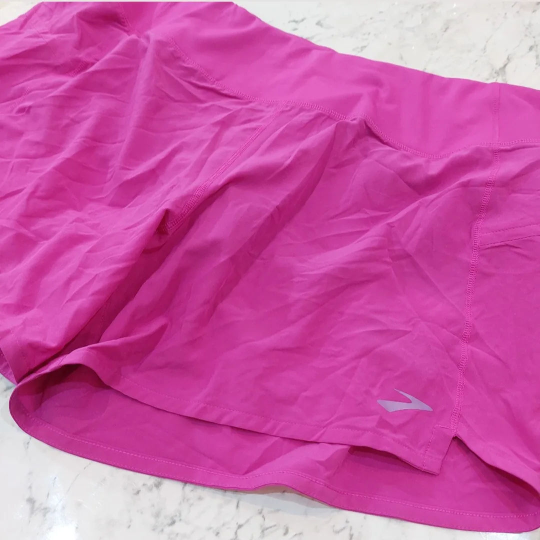 شلوارک ورزشی زنانه بروکس مدل Vor2028