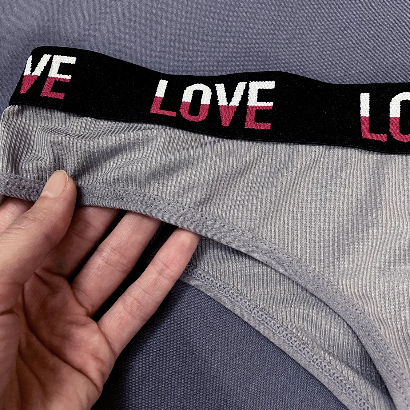 ست نیم تنه و شورت ورزشی زنانه مدل P2T21