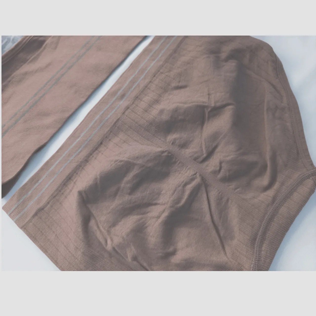 ست نیم تنه و شورت ورزشی زنانه مدل KAL-LGER