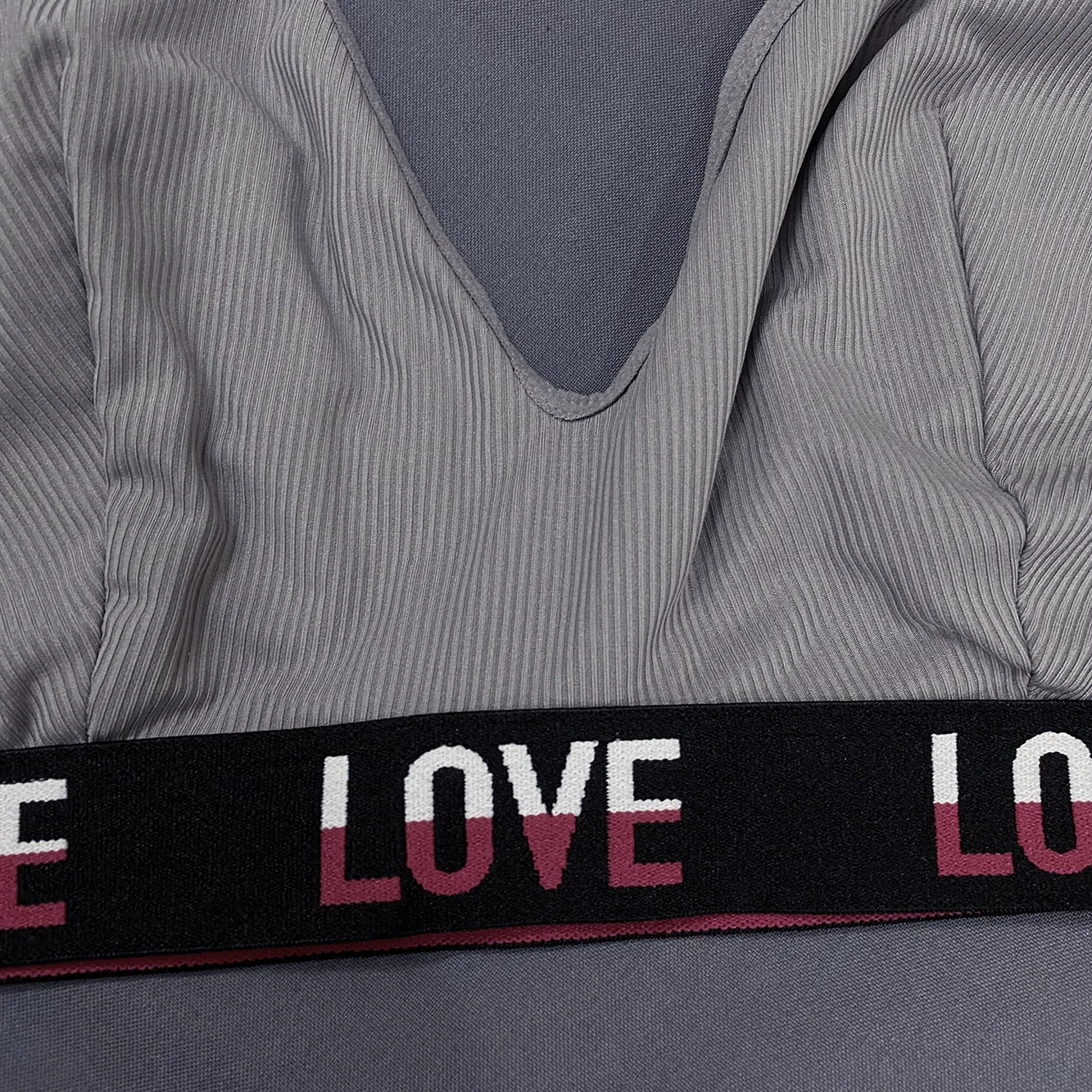 ست نیم تنه و شورت ورزشی زنانه مدل P2T21