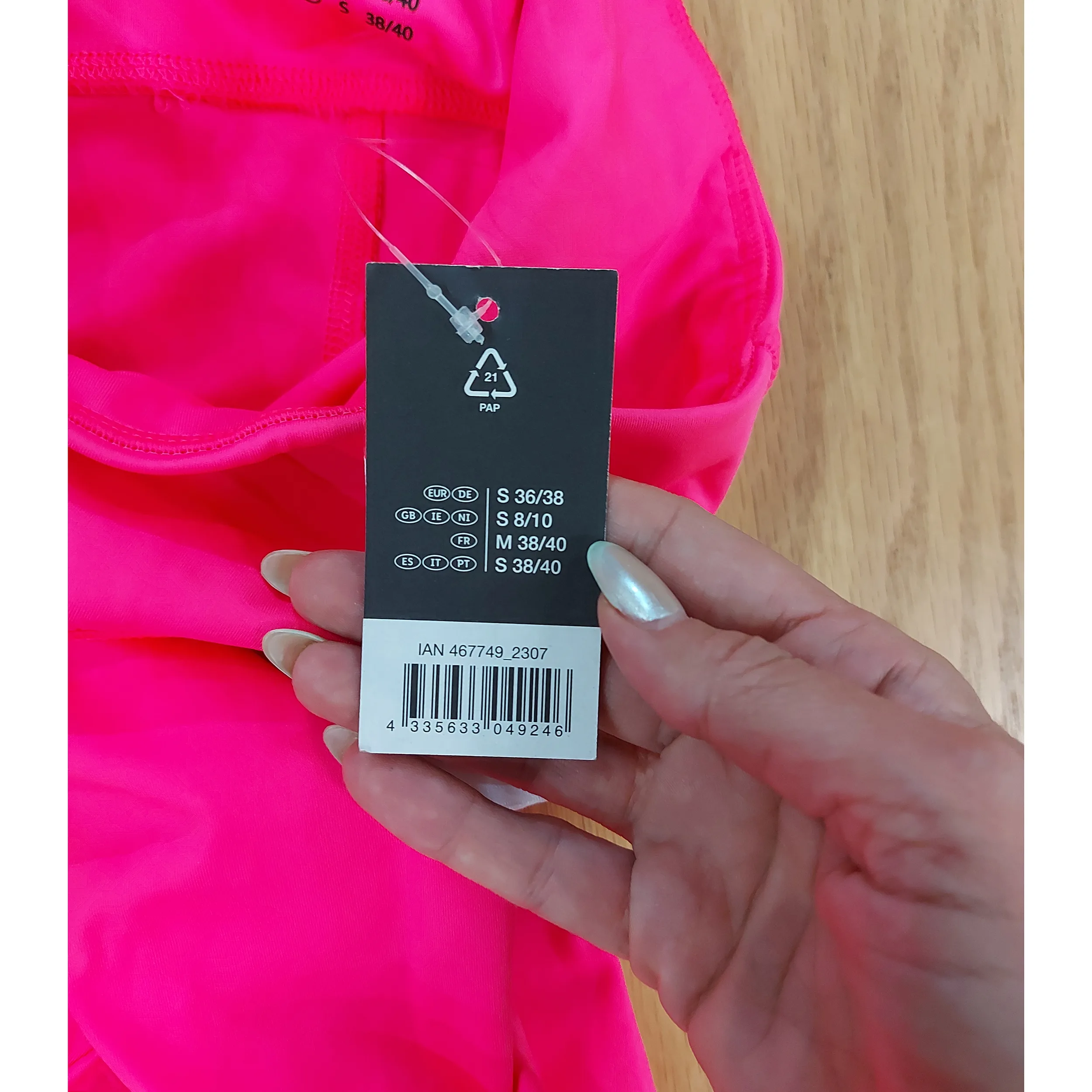 شلوارک ورزشی زنانه مدل IAN 467749-2307