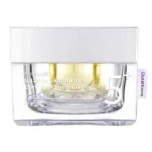 کرم روشن کننده و ضد لک نامبوزین مدل +5 Glutathione مناسب برای انواع پوست حجم ۵۰ میلی لیتر