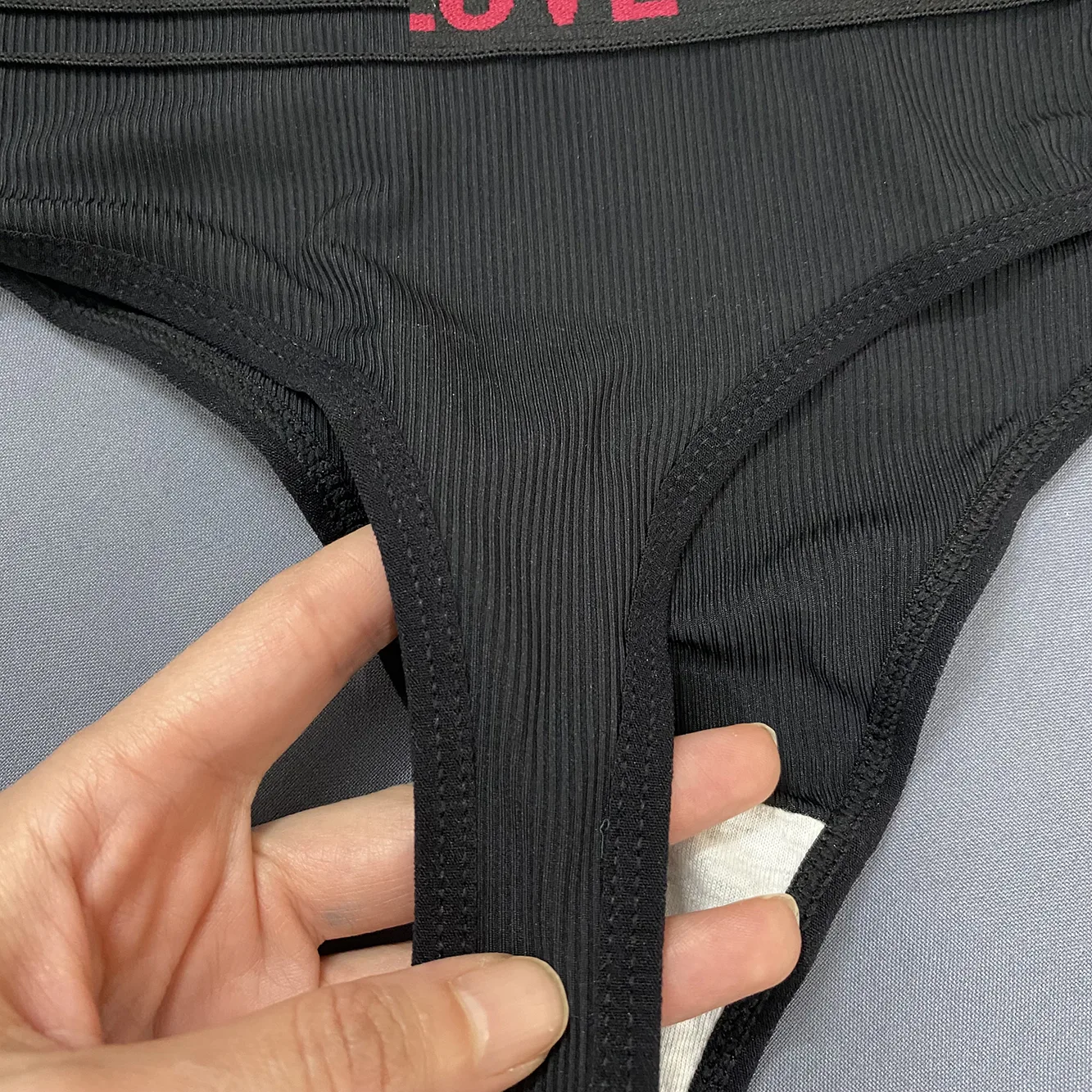 ست نیم تنه و شورت ورزشی زنانه مدل P2