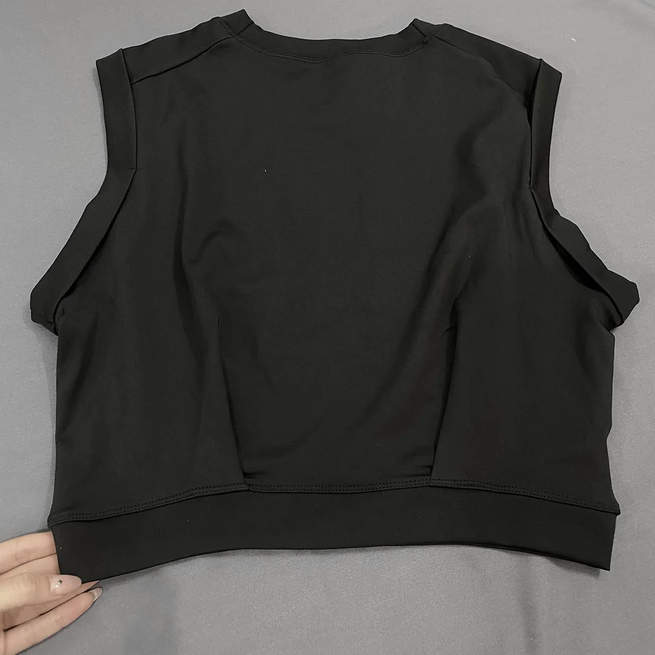 تاپ ورزشی زنانه مدل 0096