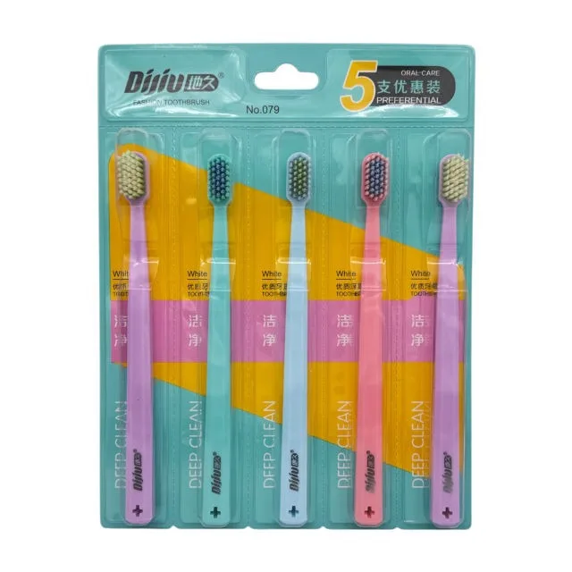 مسواک دیجو مدل ۰۷۹ با برس نرم مجموعه پنج عددی
