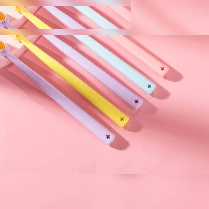 مسواک دیجو مدل ۰۷۹ با برس نرم مجموعه پنج عددی