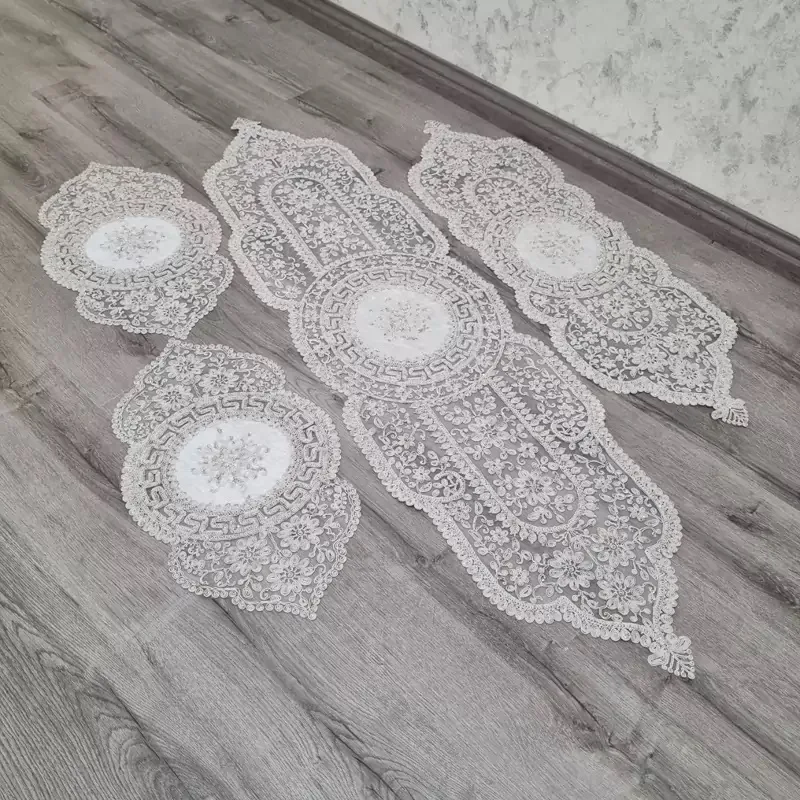 ست 4 تکه رومیزی مدل قیطان دوزی طرح گل گندم
