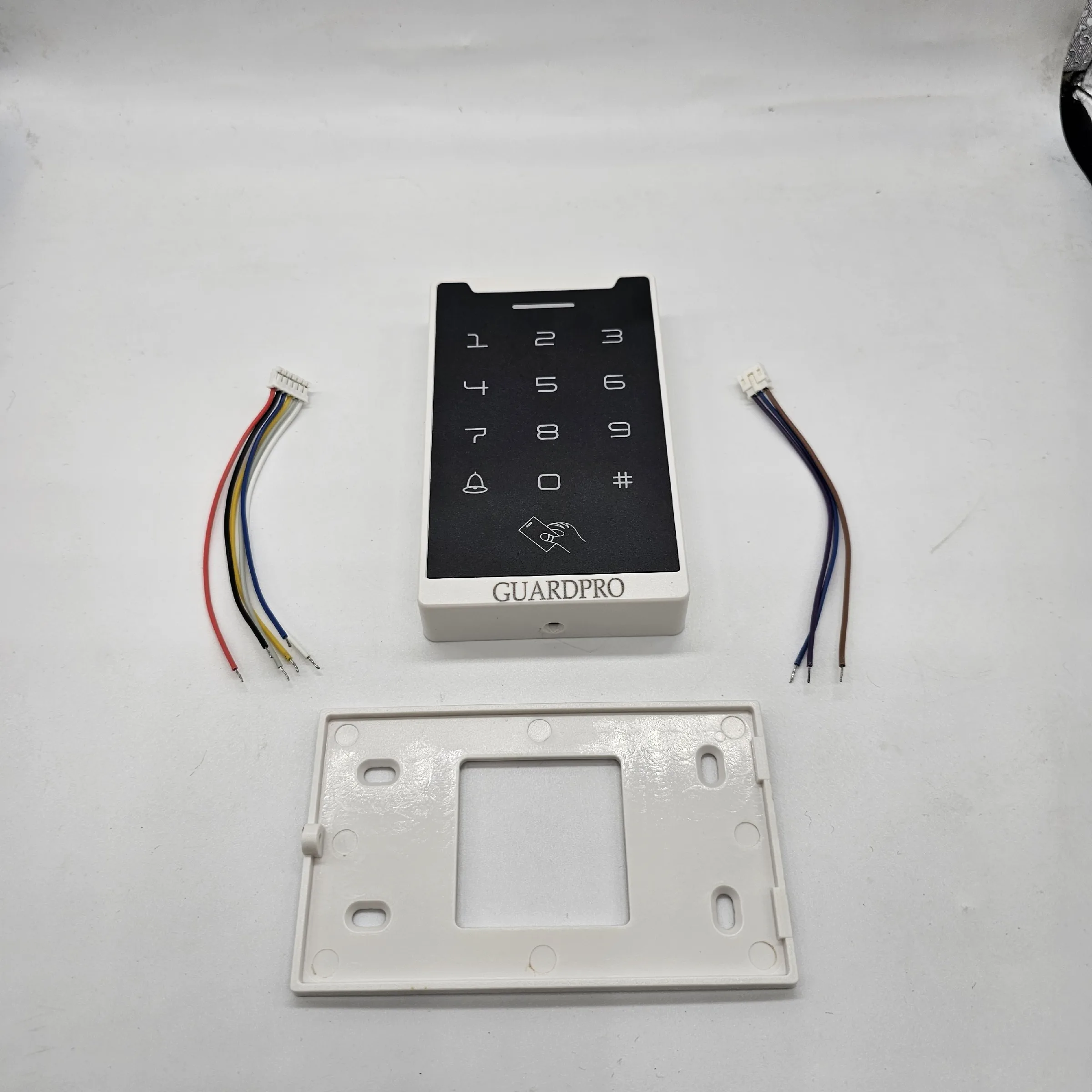 دستگاه کنترل تردد گاردپرو مدل RFID