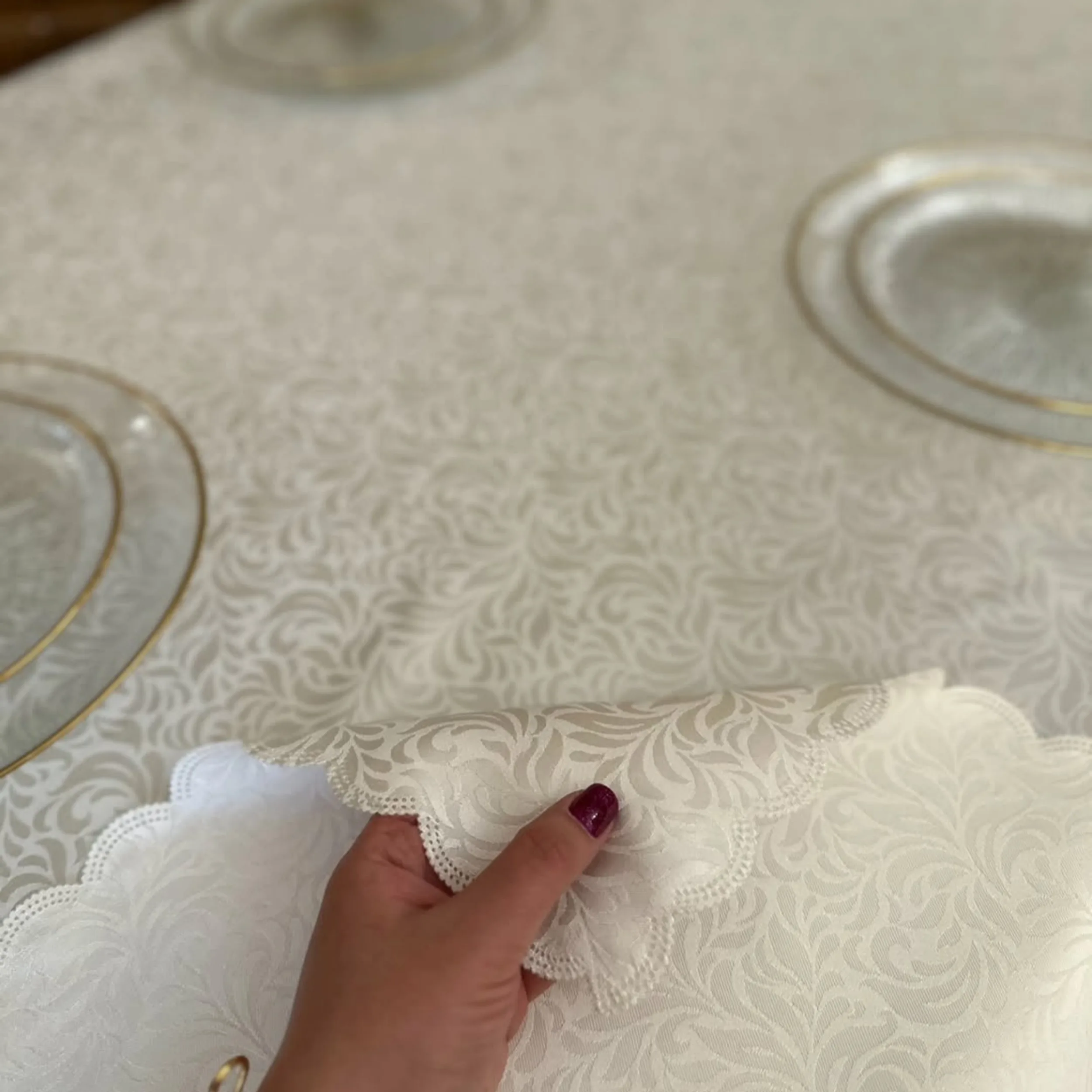 رومیزی رزین تاژ مدل پراگ سایز 220x150 سانتیمتر