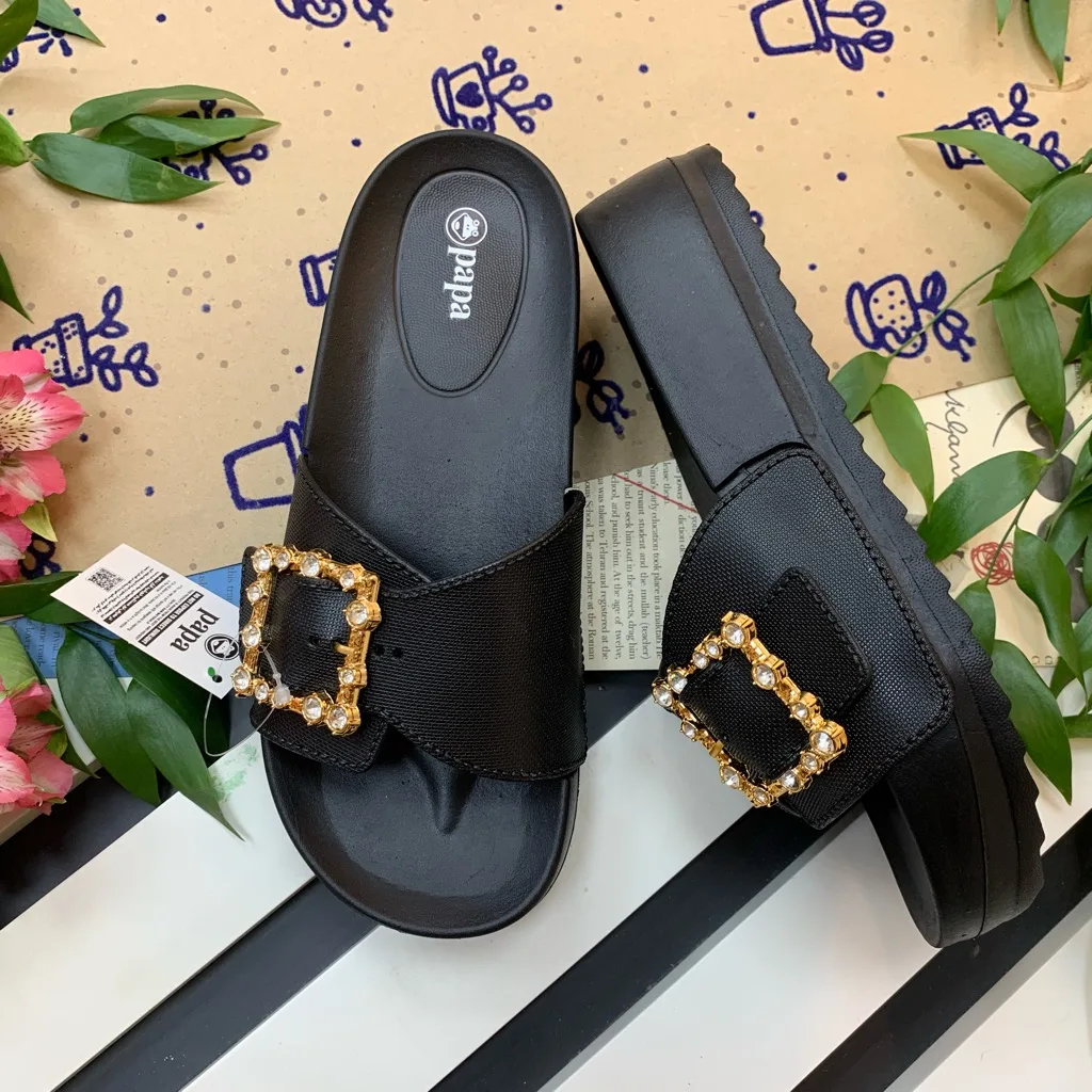 دمپایی زنانه پاپا مدل هلن کد Bl-01