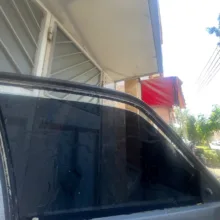 برچسب دودی شیشه خودرو هایلوکس کد Ddi05 مناسب برای ال نود مجموعه 7 عددی همراه به جا کلیدی