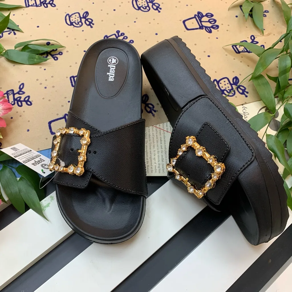 دمپایی زنانه پاپا مدل هلن کد Bl-01