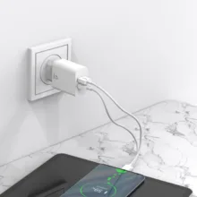 شارژر دیواری مک دودو مدل CH-6721 به همراه کابل تبدیل USB-C