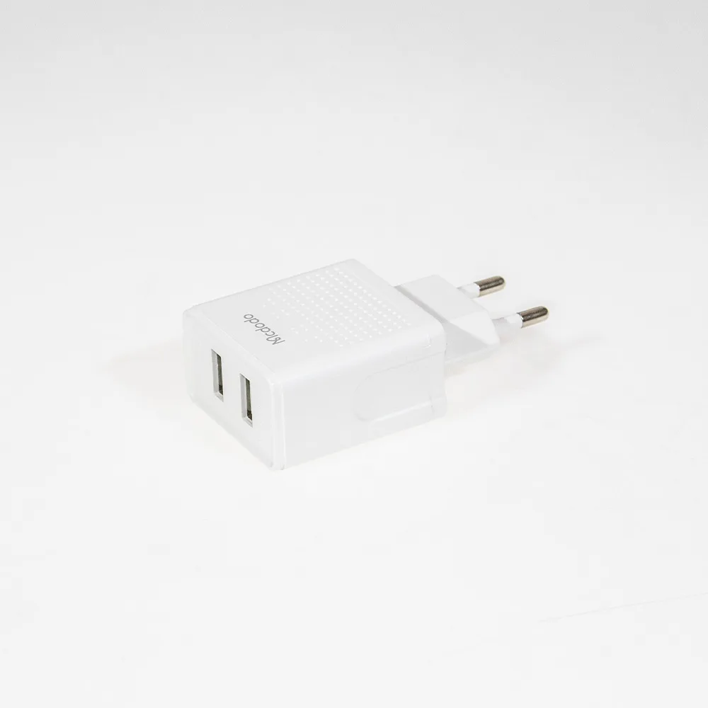 شارژر دیواری 12وات مک دودو مدل CH-3970 به همراه کابل لایتنینگ
