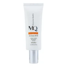 کرم ضدآفتاب بی‌رنگ ام کیو SPF50 مدل BIO TACHES مناسب انواع پوست، حجم 55 میلی‌لیتر